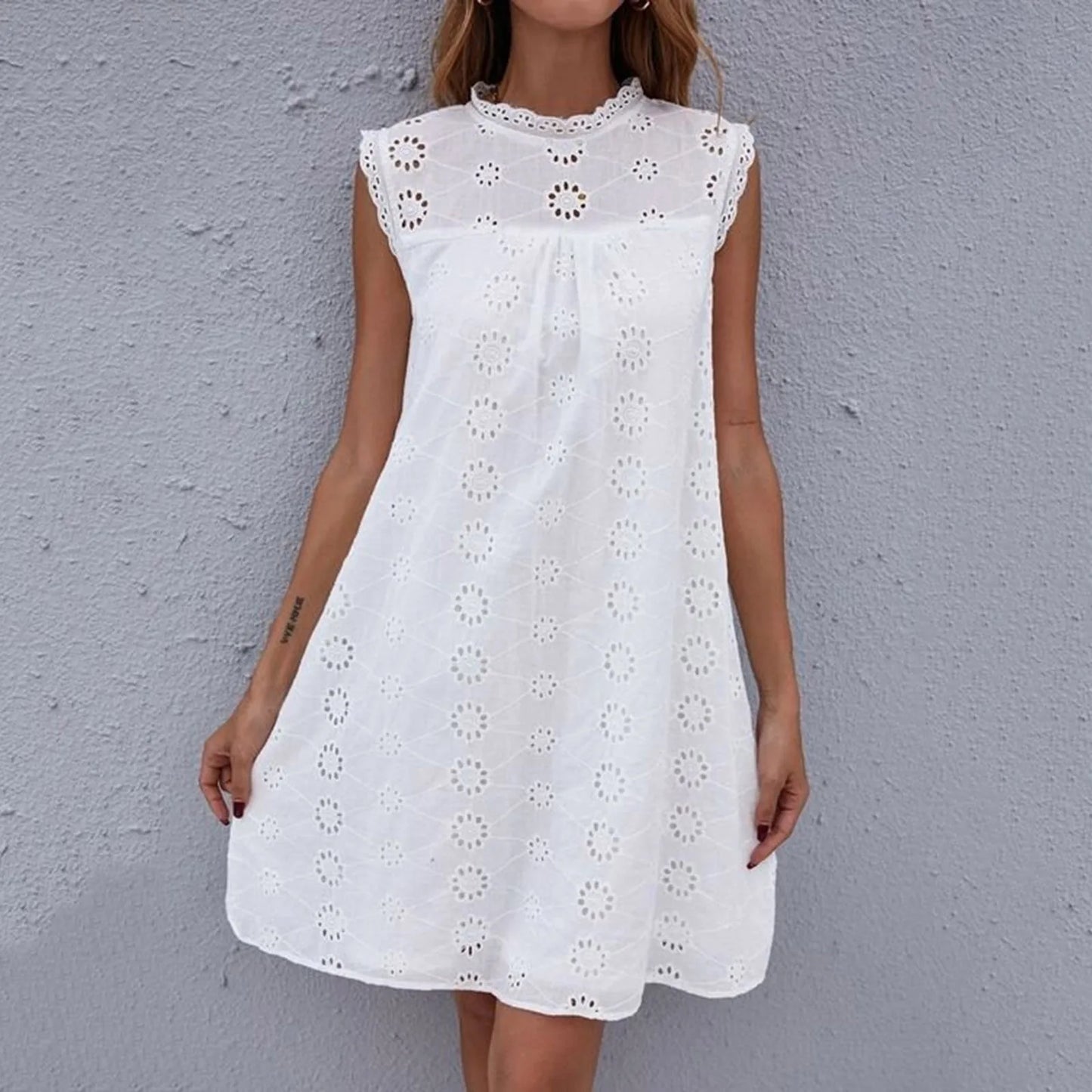 Women's Sleeveless Lace Summer Dress – Hollow Floral A-Line Midi Dress (2025 Trend)