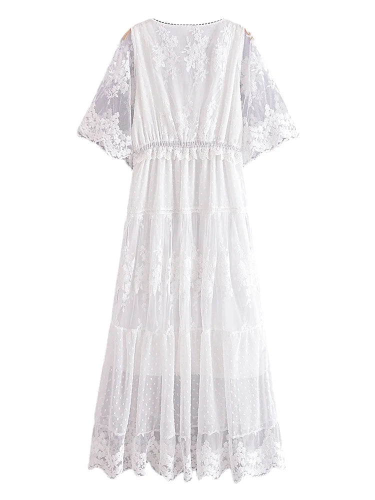 Elegant Vintage Boho Maxi Dress – White Lace with Short Sleeves, V-Neck, and Beachy Chic Vibes for Parties and Special Occasions